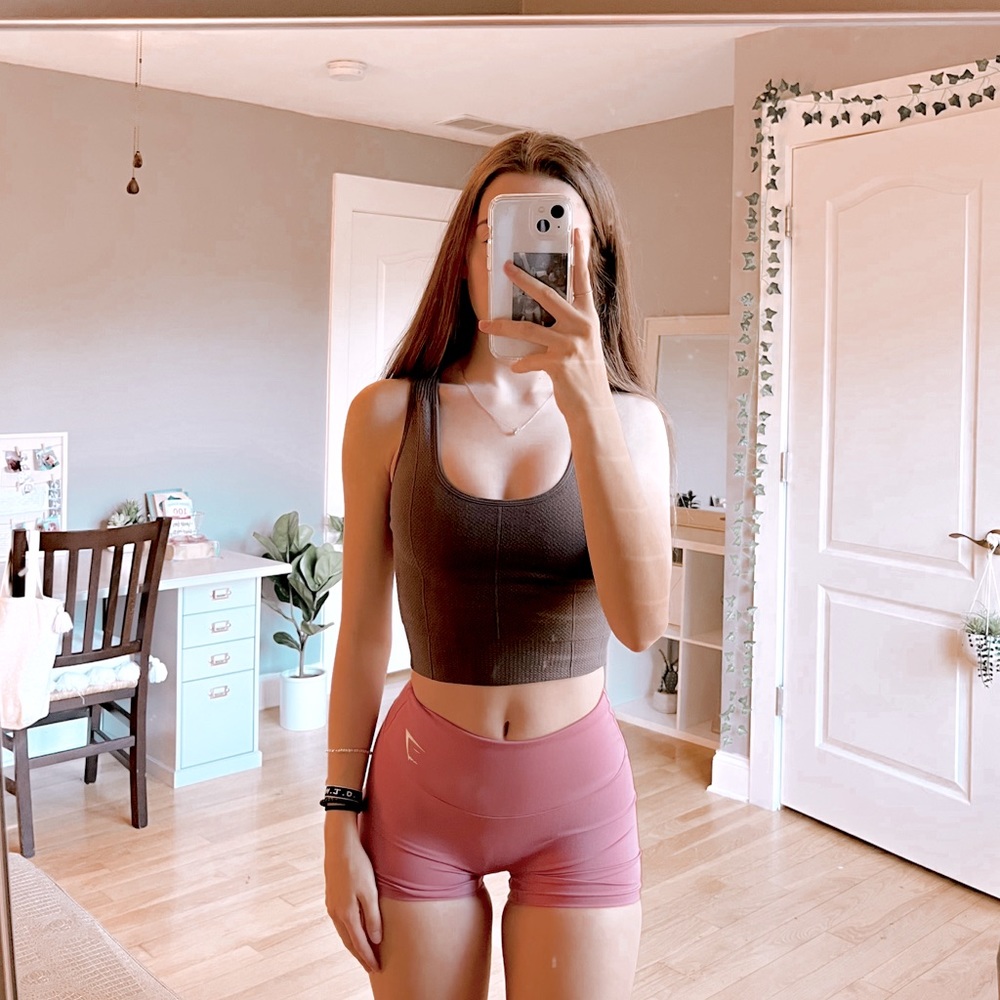 gymshark shorts 🤍